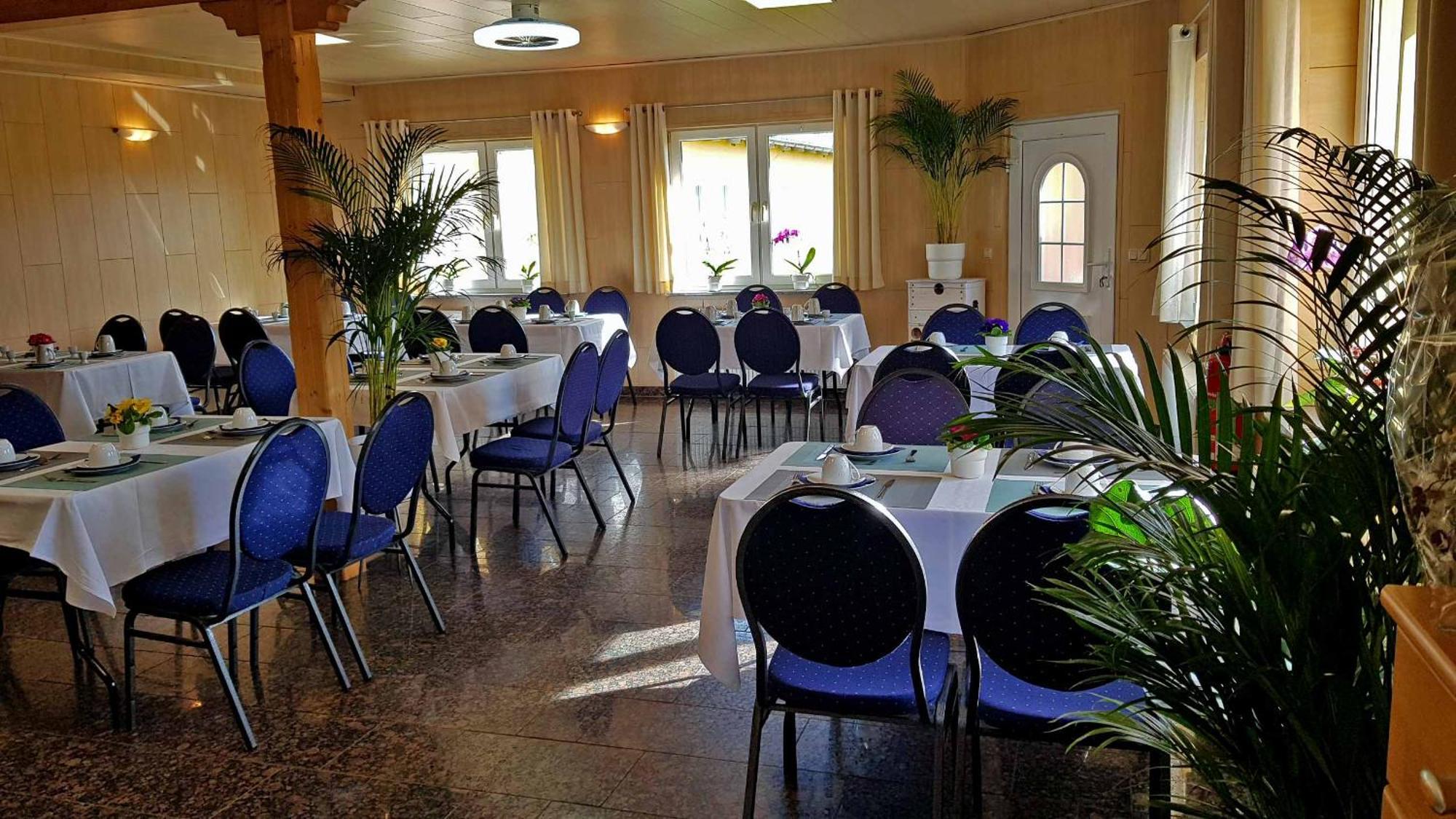 Pension Zum Lindenwald Colbitz Buitenkant foto
